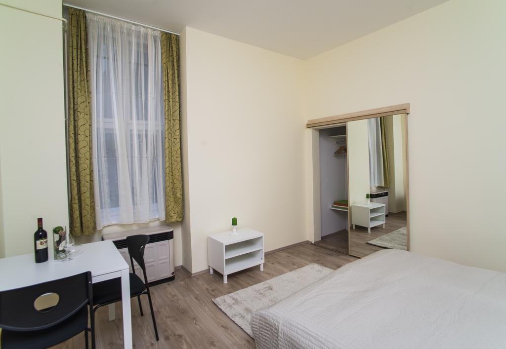 Rumbach Holiday Boedapest Kamer foto